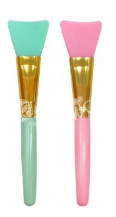 SILICONE BRUSH FOR APPLYING MASKS